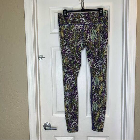 Lululemon Wunder Under Pant Full-On Luxtreme 
Floral Sports Backdrop Iris Flower - Picture 8 of 9